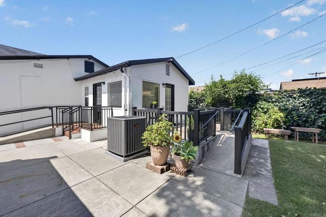 3811 Boyce Avenue, Los Angeles, CA 90039