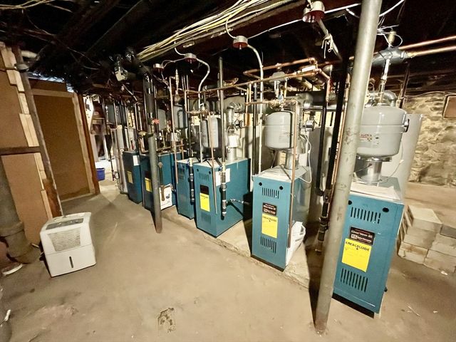 87 Webster St, Haverhill, MA 01830