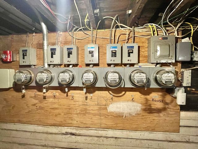 87 Webster St, Haverhill, MA 01830