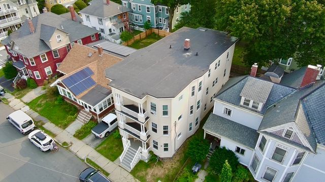 87 Webster St, Haverhill, MA 01830