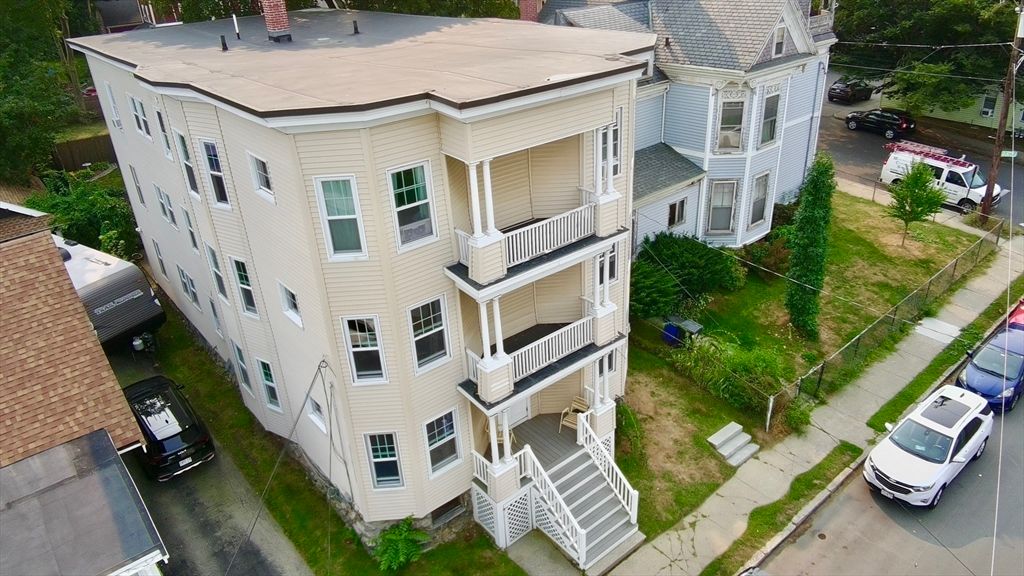 87 Webster St, Haverhill, MA 01830