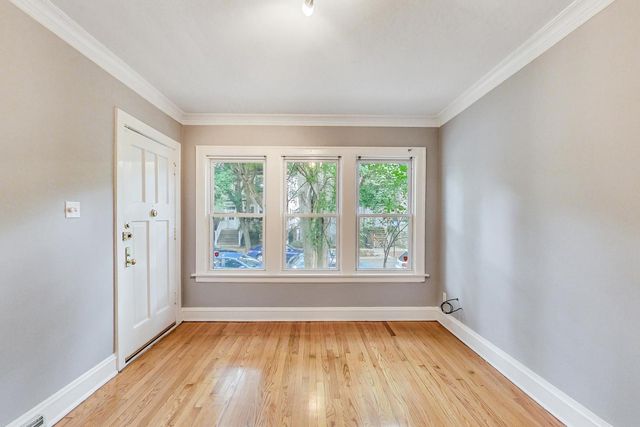 1521 W Nelson Street, Chicago, IL 60657
