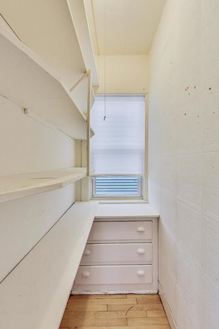 1521 W Nelson Street, Chicago, IL 60657