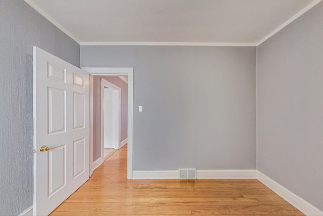 1521 W Nelson Street, Chicago, IL 60657