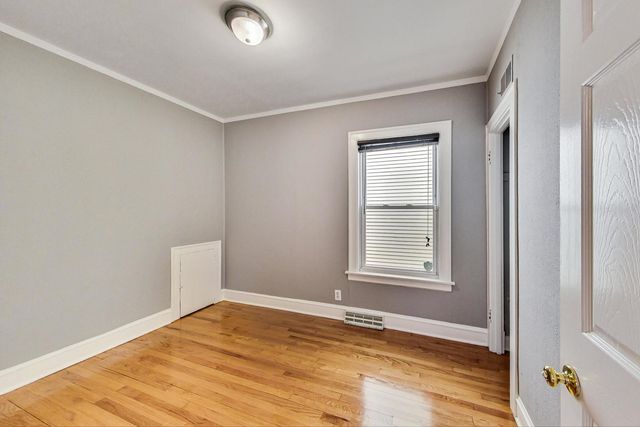 1521 W Nelson Street, Chicago, IL 60657