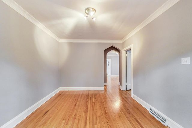 1521 W Nelson Street, Chicago, IL 60657