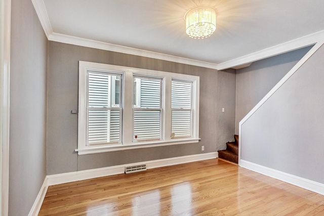 1521 W Nelson Street, Chicago, IL 60657