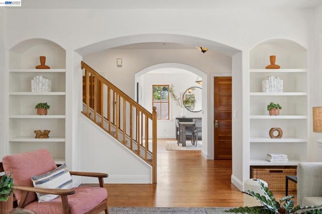 942 AQUARIUS WAY, Oakland, CA 94611