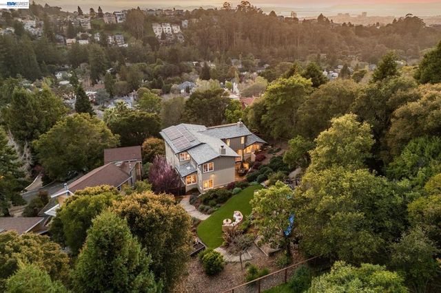 942 AQUARIUS WAY, Oakland, CA 94611