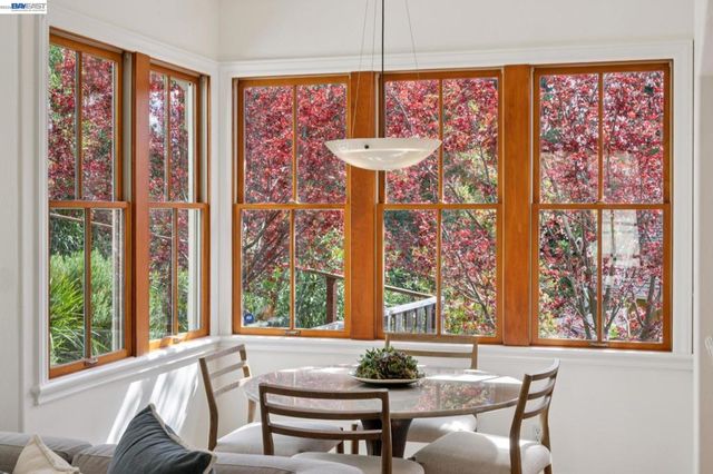 942 AQUARIUS WAY, Oakland, CA 94611