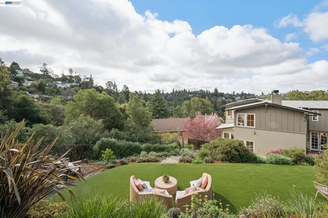 942 AQUARIUS WAY, Oakland, CA 94611