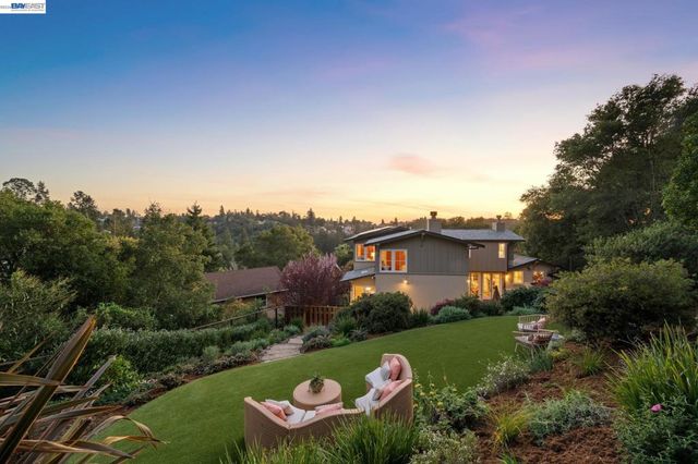 942 AQUARIUS WAY, Oakland, CA 94611