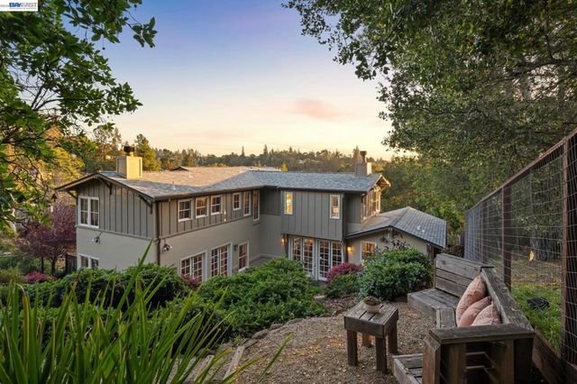 942 AQUARIUS WAY, Oakland, CA 94611