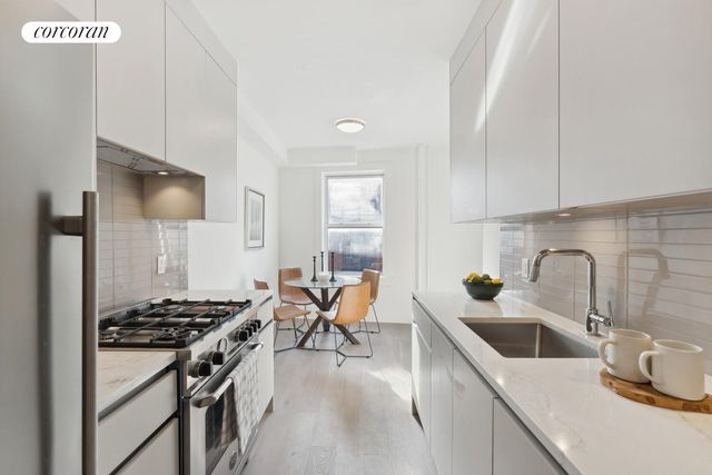 14809 Northern Blvd Apt 3K, New York City, NY 11354