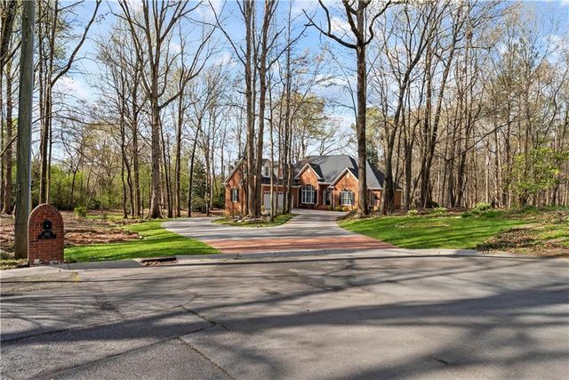 153 York Place, Calhoun, GA 30701