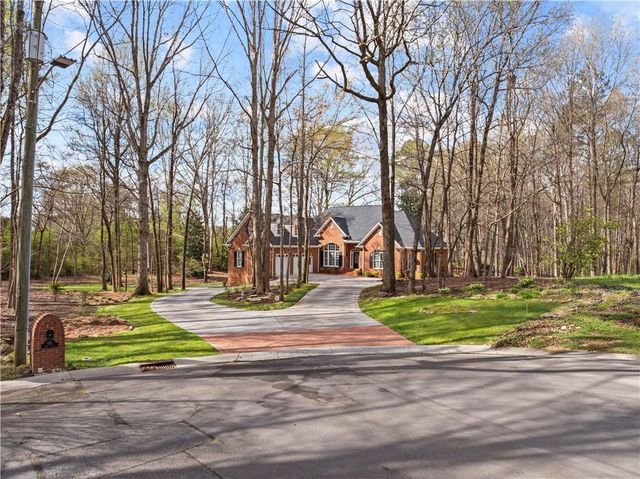 153 York Place, Calhoun, GA 30701