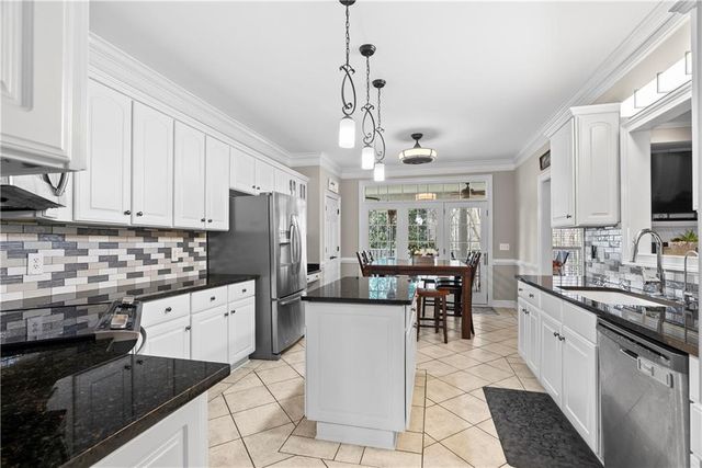 153 York Place, Calhoun, GA 30701