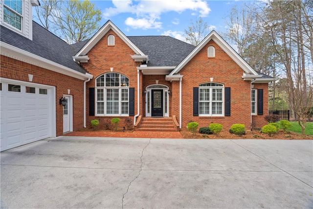 153 York Place, Calhoun, GA 30701