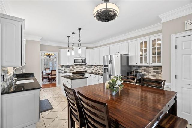 153 York Place, Calhoun, GA 30701