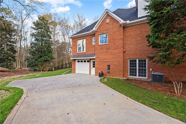 153 York Place, Calhoun, GA 30701