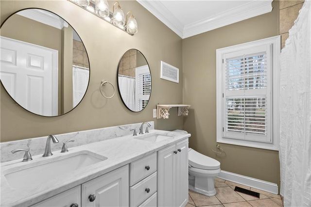 153 York Place, Calhoun, GA 30701