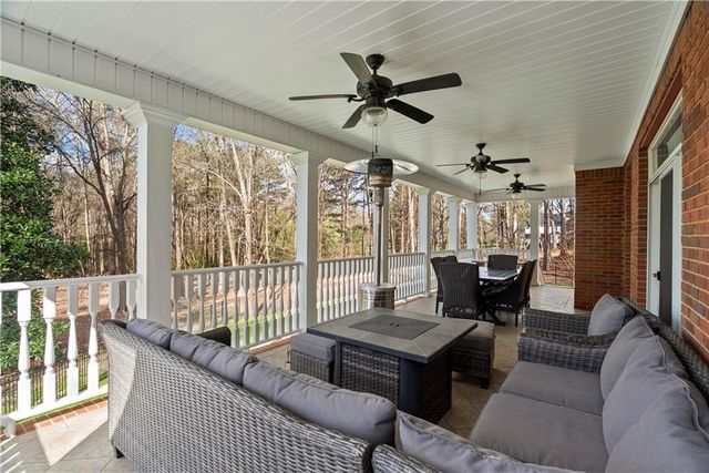 153 York Place, Calhoun, GA 30701