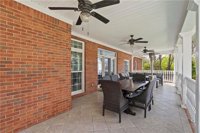 153 York Place, Calhoun, GA 30701