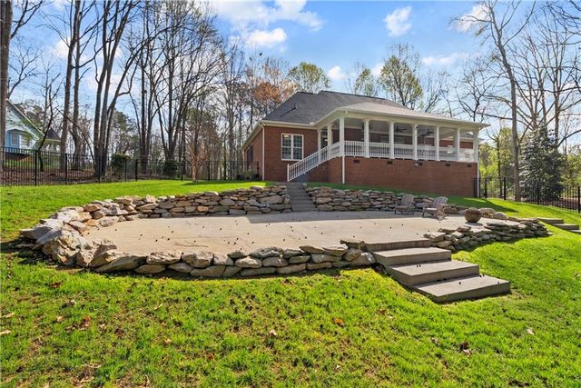 153 York Place, Calhoun, GA 30701