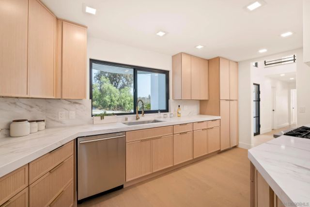 15032 Heath Dr, Poway, CA 92064