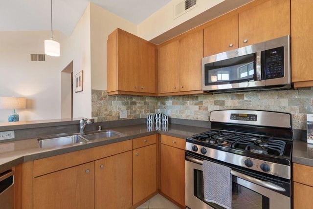 870 E Palm Canyon Drive 202, Palm Springs, CA 92264