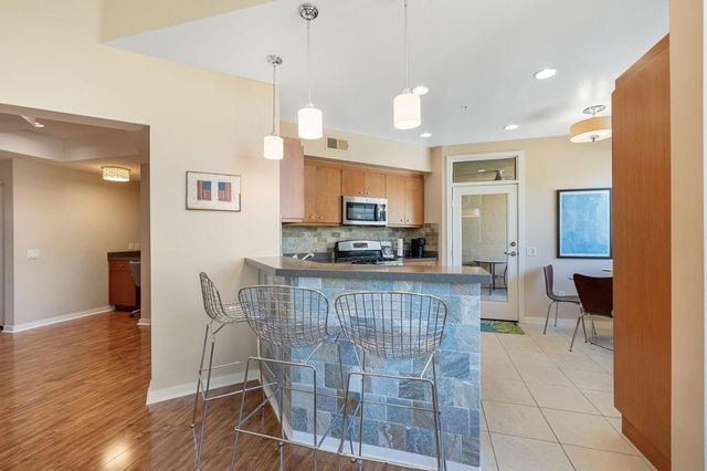 870 E Palm Canyon Drive 202, Palm Springs, CA 92264