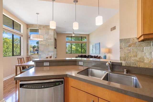 870 E Palm Canyon Drive 202, Palm Springs, CA 92264