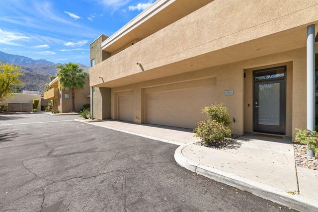 870 E Palm Canyon Drive 202, Palm Springs, CA 92264