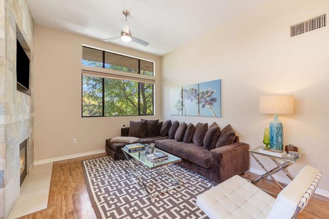 870 E Palm Canyon Drive 202, Palm Springs, CA 92264