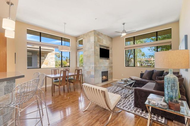 870 E Palm Canyon Drive 202, Palm Springs, CA 92264