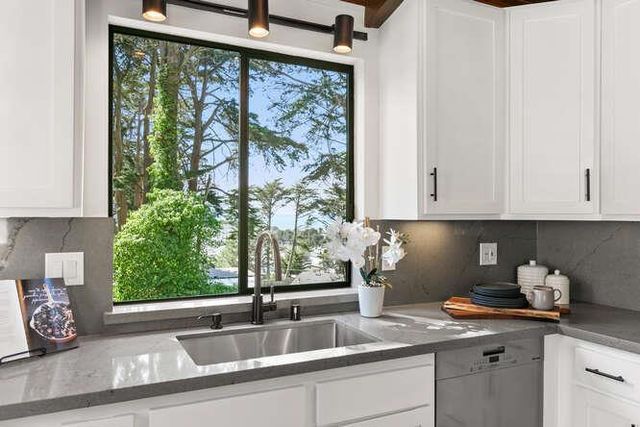 235 Beverly Place, Pacifica, CA 94044