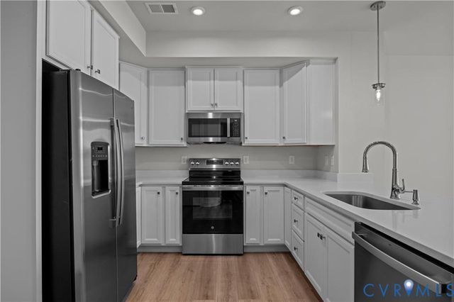 2830 Calgary Ln, Chester, VA 23836