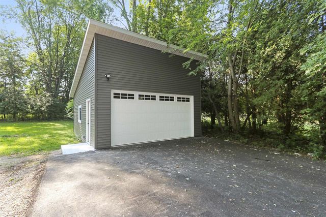 2680 NICOLET DRIVE, Green Bay, WI 54311