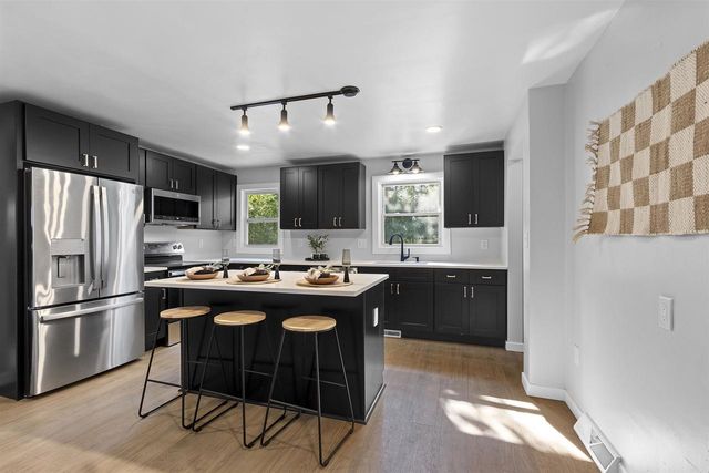 2680 NICOLET DRIVE, Green Bay, WI 54311