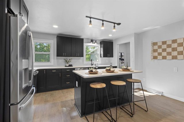 2680 NICOLET DRIVE, Green Bay, WI 54311