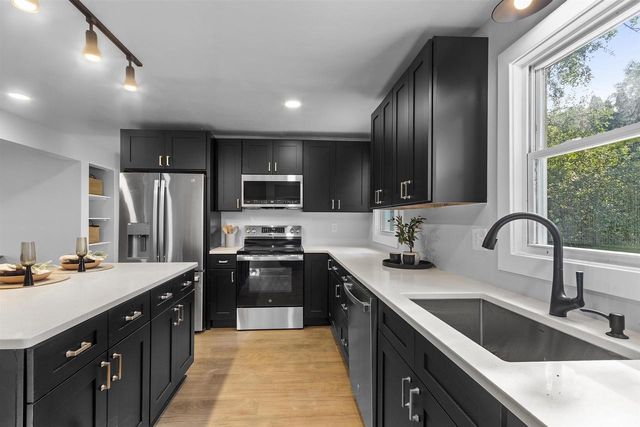 2680 NICOLET DRIVE, Green Bay, WI 54311