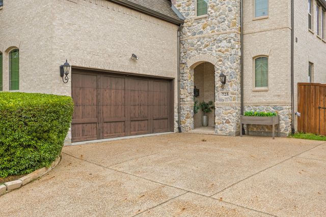 725 Royal Minister Boulevard, Lewisville, TX 75056