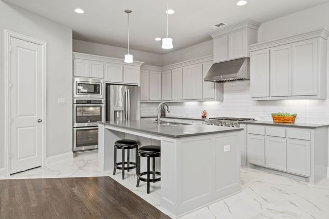 725 Royal Minister Boulevard, Lewisville, TX 75056