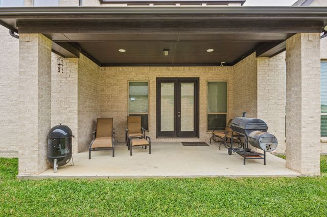 725 Royal Minister Boulevard, Lewisville, TX 75056