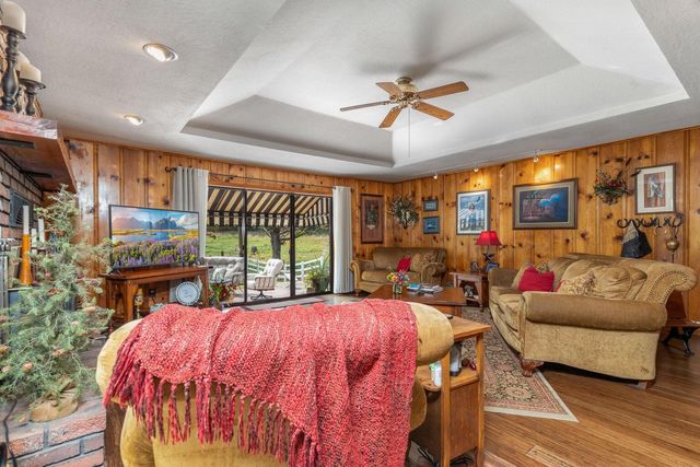 24100 S 550 Road, Afton, OK 74331