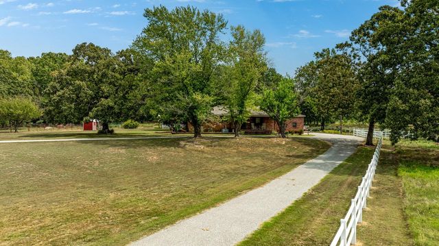 24100 S 550 Road, Afton, OK 74331