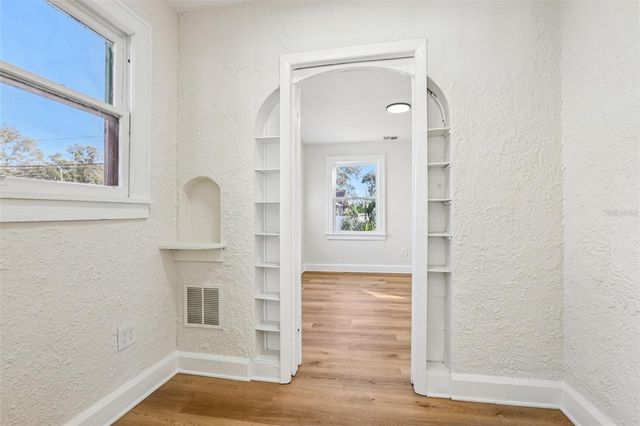 305 28TH STREET S, St Petersburg, FL 33712