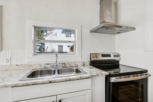 305 28TH STREET S, St Petersburg, FL 33712