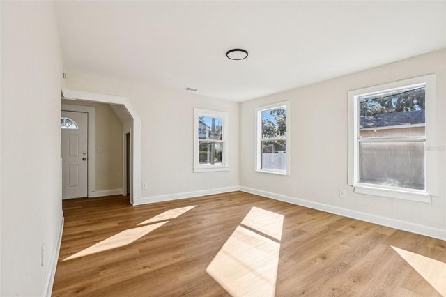 305 28TH STREET S, St Petersburg, FL 33712