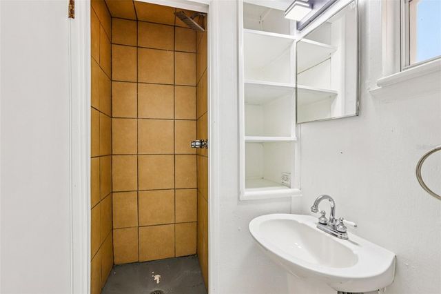 305 28TH STREET S, St Petersburg, FL 33712